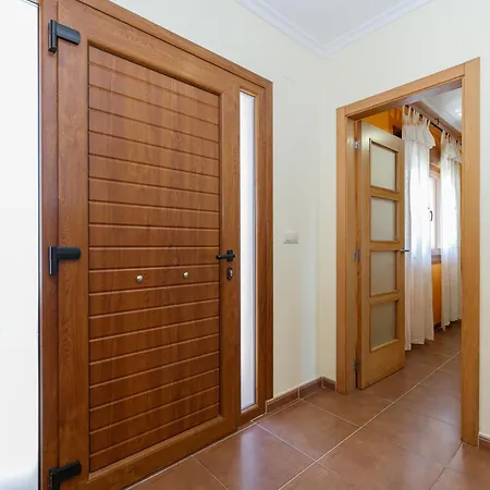 Fantastico Junto Al Mar By *