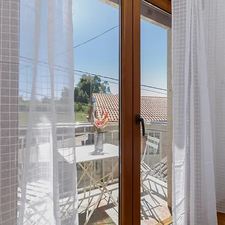 Fantastico Junto Al Mar By