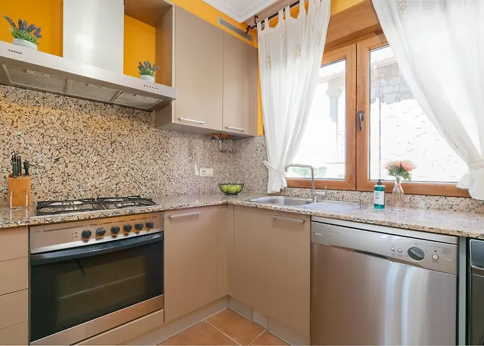 Fantastico Junto Al Mar By